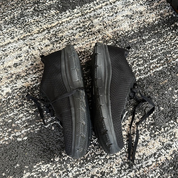Skechers Slip Resistant Shoes Black - Picture 2 of 4
